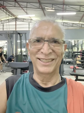 <span>Subhas Chandra, 73</span> <span style='width: 25px; height: 16px; float: right; background-image: url(/bitmaps/flags_small/UK.PNG)'> </span><br><span>Kapho, 英国</span> <input type='button' class='joinbtn' style='float: right' value='JOIN NOW' />